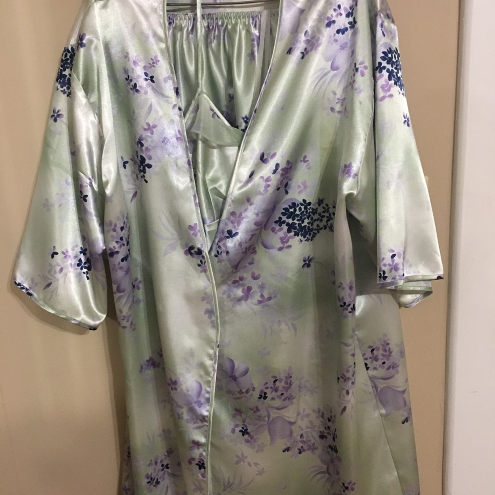 SECRET TREASURES 3 PIECE SATIN PAJAMA SET